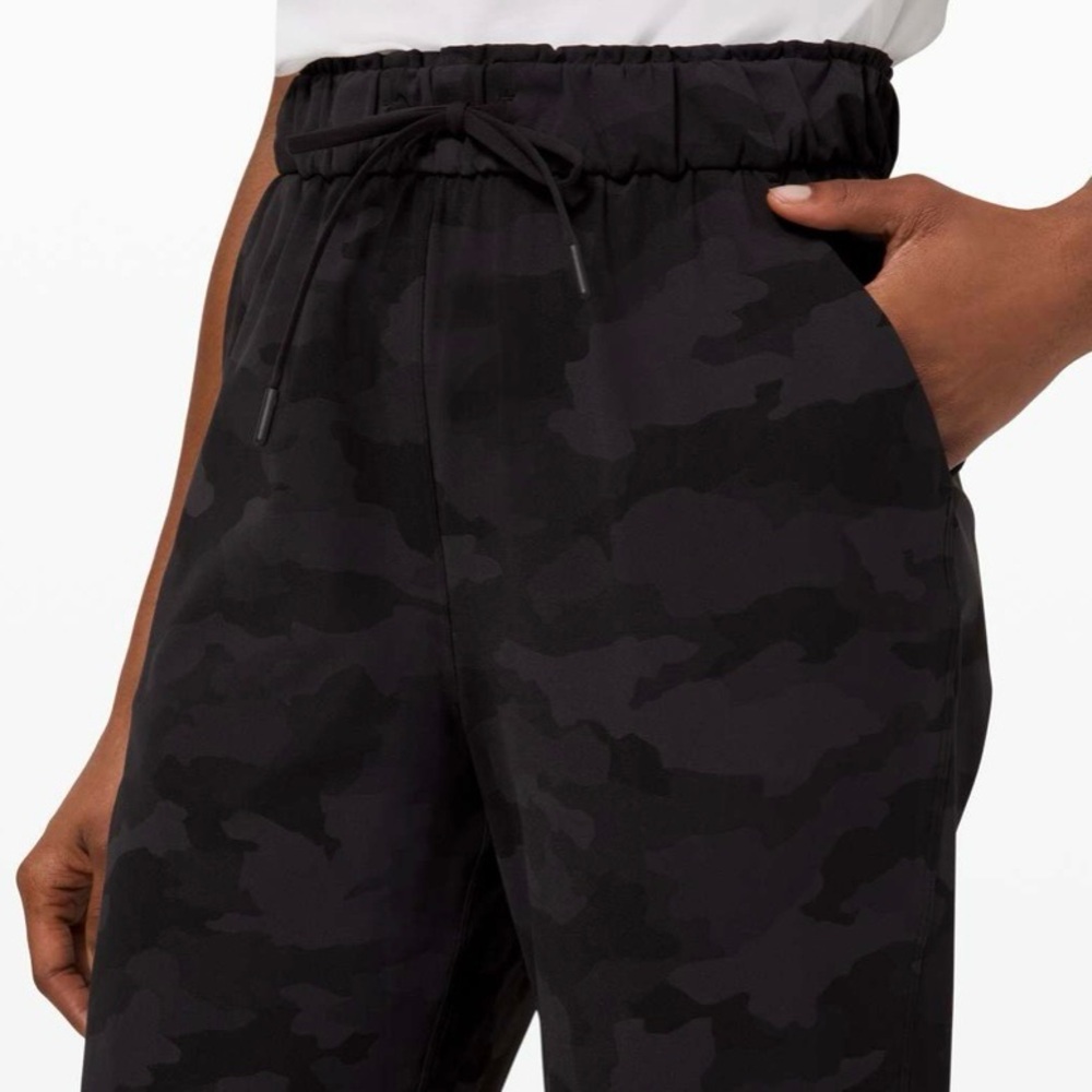 Lululemon Pants 6 Black Camo - Picture 7 of 16